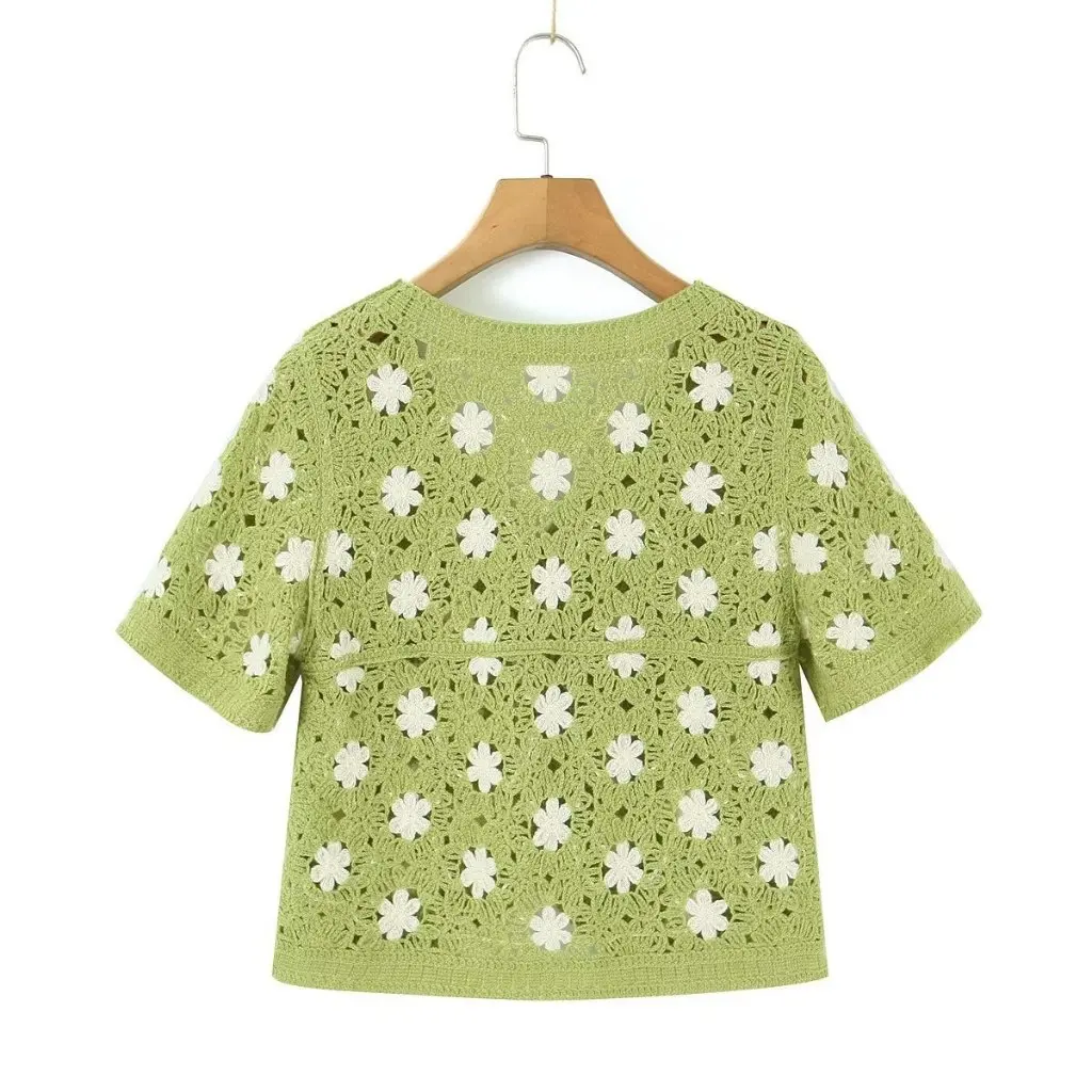 Women's Retro Beaded Small Flower Cardigan Spring New Holiday Style Casual Knitted Short Sleeve Fashion Top
Women's Retro Beaded Small Flower Cardigan Spring New Holiday Style Casual Knitted Short Sleeve Fashion Top