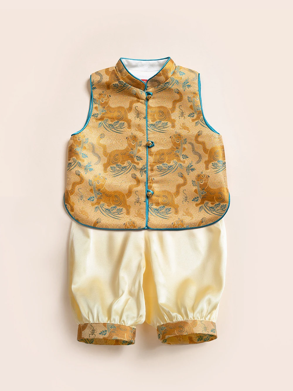 Kids Silk Brocade Vest Traditional New Year Tang Suit Handmade Ethnic Embroidery Chinese Festival Outfit for Boys And Girls
Kids Silk Brocade Vest Traditional New Year Tang Suit Handmade Ethnic Embroidery Chinese Festival Outfit for Boys And Girls