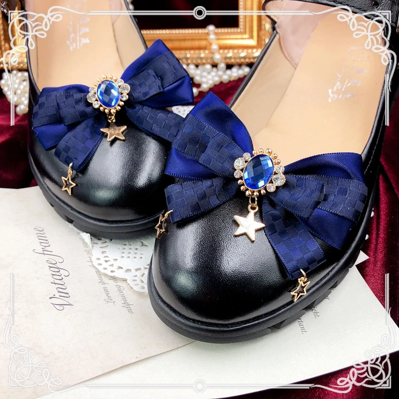 Темно-синяя лента ручной работы, аксессуары для обуви с бантом, 1 пара, Лолита, аниме, поделки для косплея, галстук-бабочка, квадратический элемент, аниме, украшение
Темно-синяя лента ручной работы, аксессуары для обуви с бантом, 1 пара, Лолита, аниме, поделки для косплея, галстук-бабочка, квадратический элемент, аниме, украшение