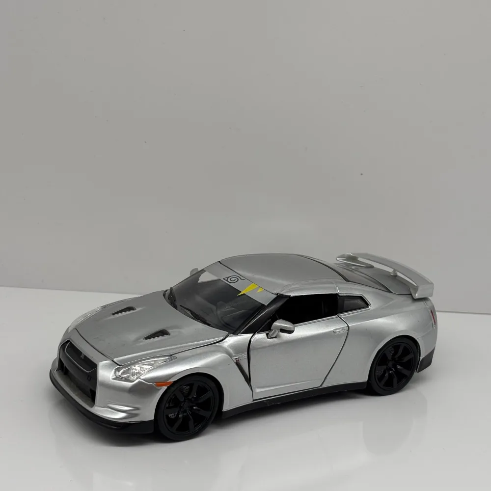 Jada 1:24 Brian's 2009 Nissan Skyline GT-R R35 Vehicle Metal Car Diecast Model Toy Collectible J44
Jada 1:24 Brian's 2009 Nissan Skyline GT-R R35 Vehicle Metal Car Diecast Model Toy Collectible J44