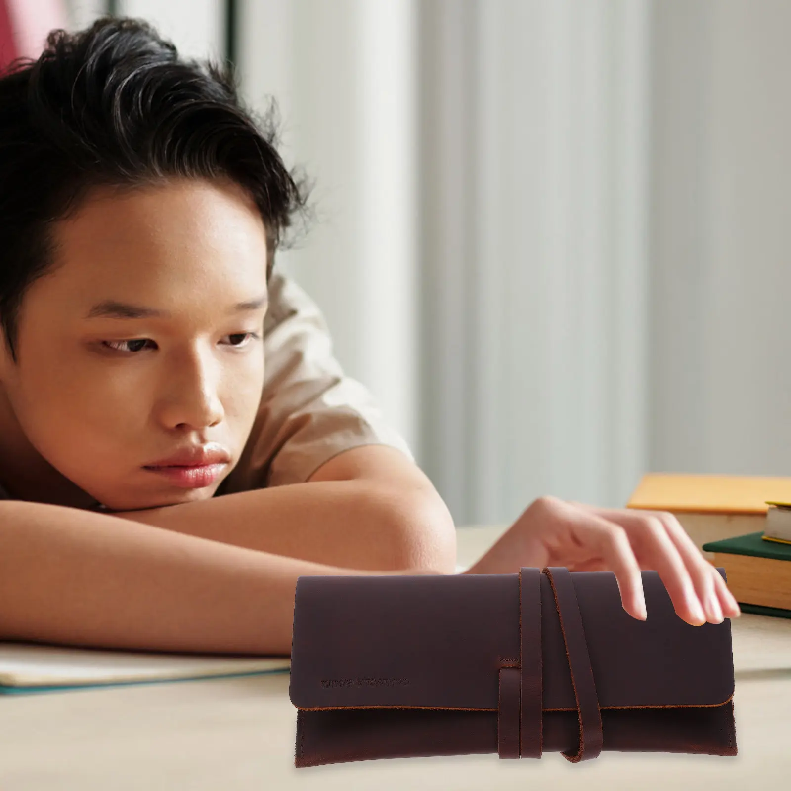 Ретро-пенал с прочным ремешком, качественной строчкой, компактный размер, для школы, офиса, путешествий, органайзер для канцелярских принадлежностей
Ретро-пенал с прочным ремешком, качественной строчкой, компактный размер, для школы, офиса, путешествий, органайзер для канцелярских принадлежностей