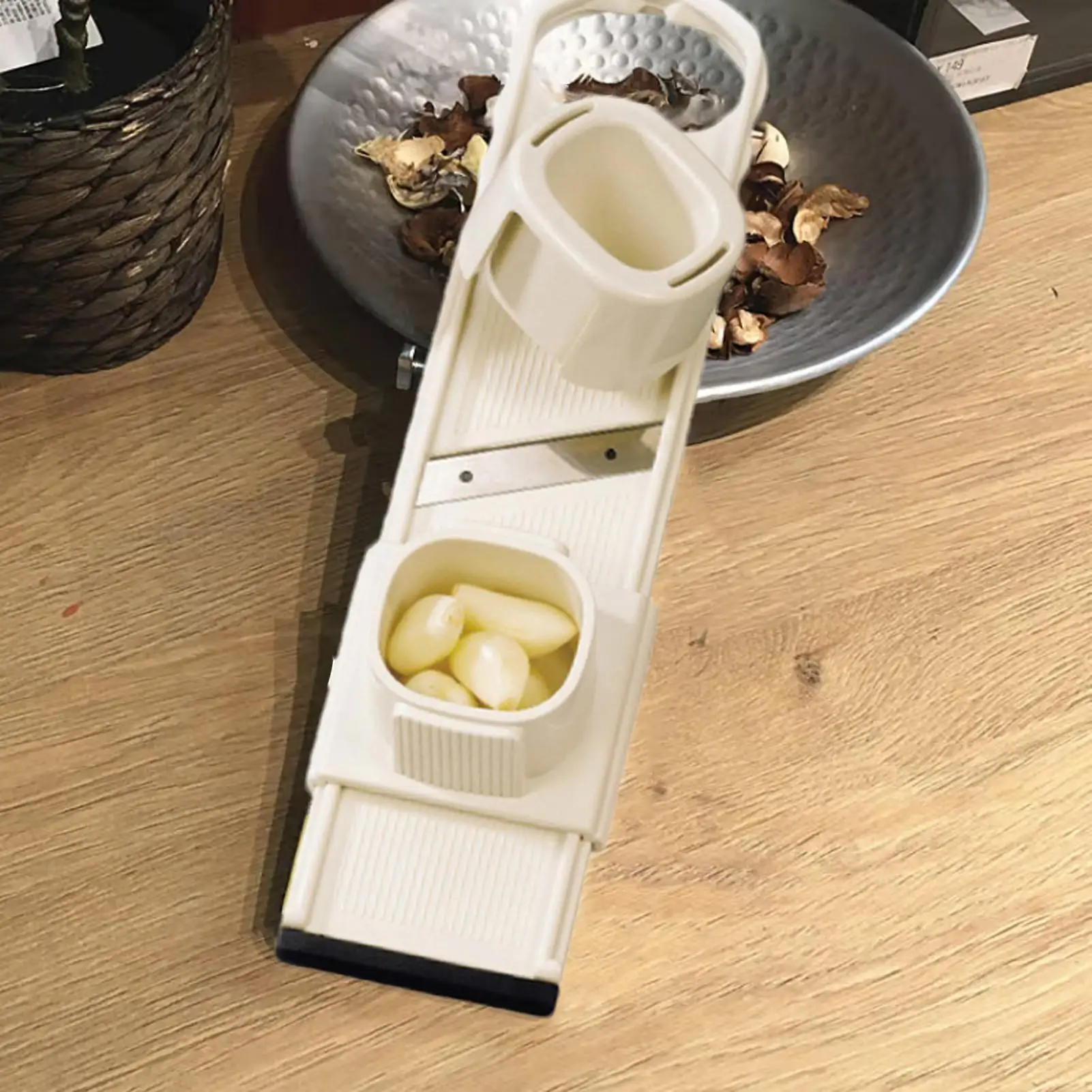 1pc Garlic Slicer Cutter Shredder 2 In 1 FunctionGarlic Presses Kitchen Gadgets Chopper Cutter Garlic Grinding Kitchen Tools
1pc Garlic Slicer Cutter Shredder 2 In 1 FunctionGarlic Presses Kitchen Gadgets Chopper Cutter Garlic Grinding Kitchen Tools