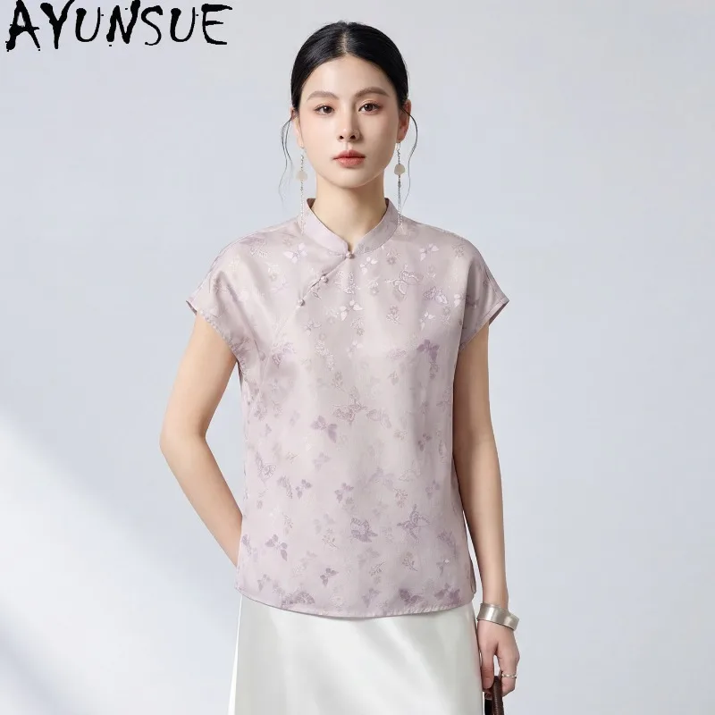 AYUNSUE 94% Silk Woman Tops Chinese Style Stand-up Collar Jacquard Blouse Elegant Tops for Woman Summer Clothes Woman 2026 블라우스
AYUNSUE 94% Silk Woman Tops Chinese Style Stand-up Collar Jacquard Blouse Elegant Tops for Woman Summer Clothes Woman 2026 블라우스