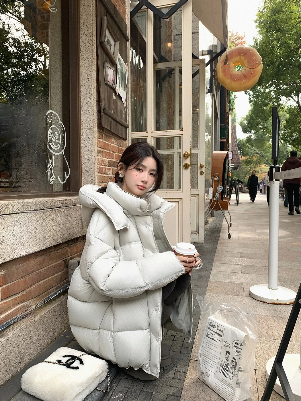 Куртка Ibell Zhang Beibei DuPont Tee-Proof 95 Comfortable Fce Turtle Ba Silhouette с отстегивающимся воротником-стойкой и капюшоном, пуховая
Куртка Ibell Zhang Beibei DuPont Tee-Proof 95 Comfortable Fce Turtle Ba Silhouette с отстегивающимся воротником-стойкой и капюшоном, пуховая