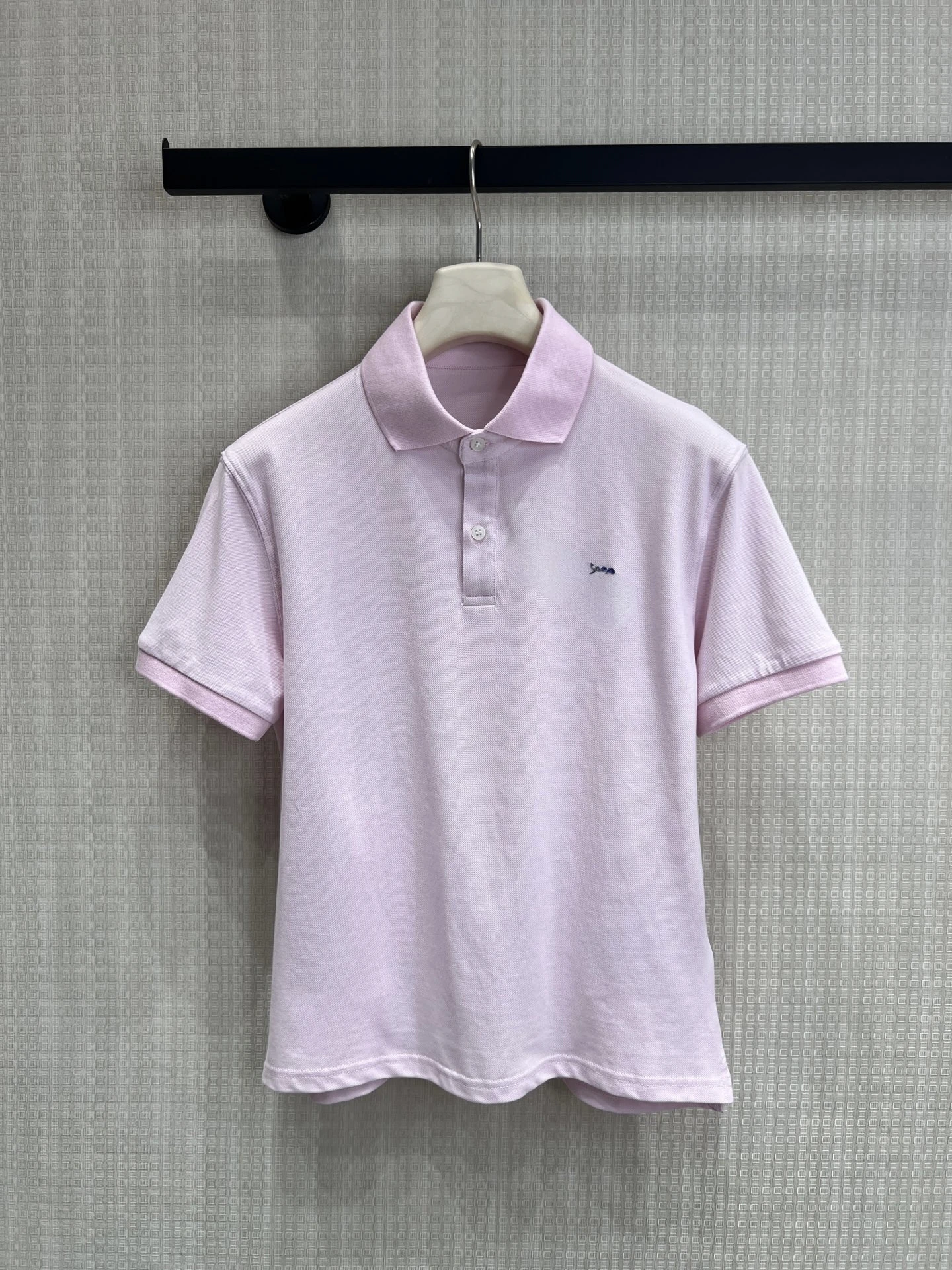 High Quality Short Sleeve Shirt Pink Collar Embroidered Letter Slimming College Style Versatile Straight Cut Cotton 100%
High Quality Short Sleeve Shirt Pink Collar Embroidered Letter Slimming College Style Versatile Straight Cut Cotton 100%