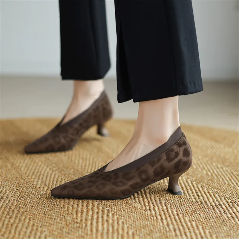 New Spring/Summer Genuine Leather Women Pumps Shoes for Women Fashion Leopard Print Pointed Toe Loafers Shoes Women High Heels
New Spring/Summer Genuine Leather Women Pumps Shoes for Women Fashion Leopard Print Pointed Toe Loafers Shoes Women High Heels