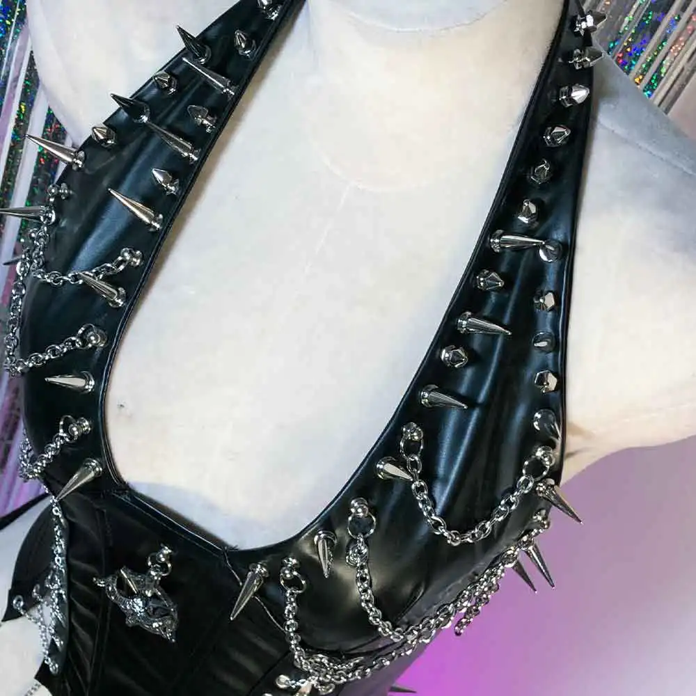 Топ ручной работы в стиле гранж, кавай, Y2K, эмо, цифровой, для электронных девушек, с заклепками, DIY, панк-рок, 90-е, Харадзюку, эко-готика, готический, безрукавка
Топ ручной работы в стиле гранж, кавай, Y2K, эмо, цифровой, для электронных девушек, с заклепками, DIY, панк-рок, 90-е, Харадзюку, эко-готика, готический, безрукавка