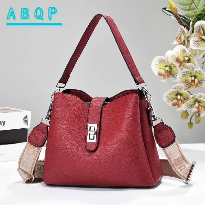 Women's Handbags Luxury Brand Fashion Women's Shoulder Crossbody Bag Lightweight Casual Women's Bag Large Capacity High Quality
Women's Handbags Luxury Brand Fashion Women's Shoulder Crossbody Bag Lightweight Casual Women's Bag Large Capacity High Quality