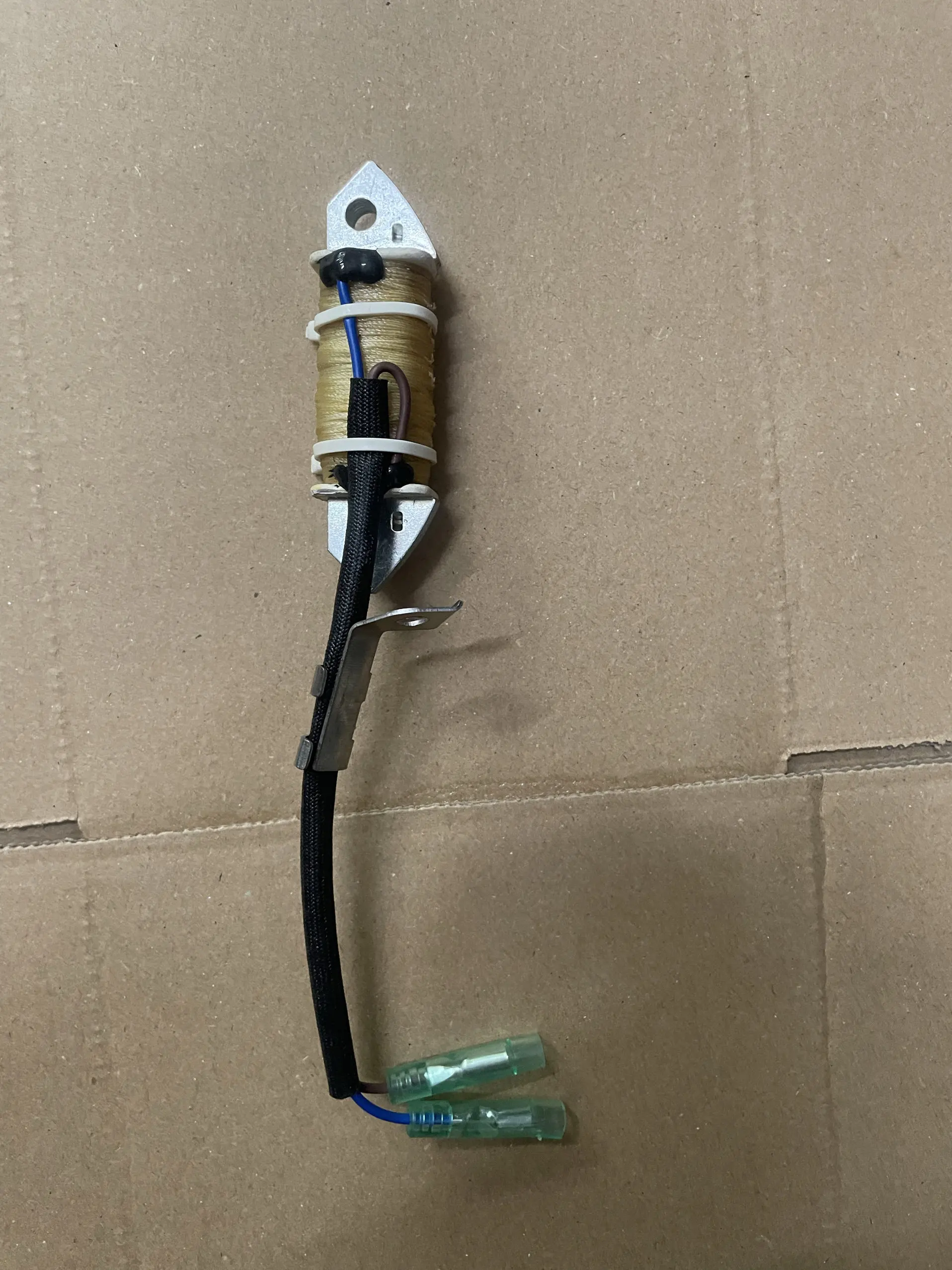 Outboard Motor Ignition Coil Charging Coil Trigger Flyback transformer for Hidea Parsun 4Stroke 15HP Boat Engine
Outboard Motor Ignition Coil Charging Coil Trigger Flyback transformer for Hidea Parsun 4Stroke 15HP Boat Engine