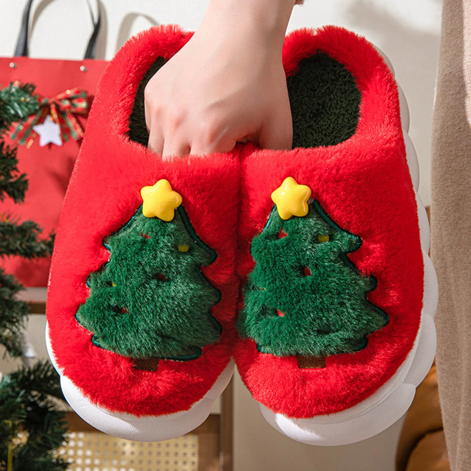 Christmas Tree Flat Thermal Slippers Anti Slip Comfortable Furry Slippers Thicken Fluffy Home Slippers for Winter Autumn
Christmas Tree Flat Thermal Slippers Anti Slip Comfortable Furry Slippers Thicken Fluffy Home Slippers for Winter Autumn