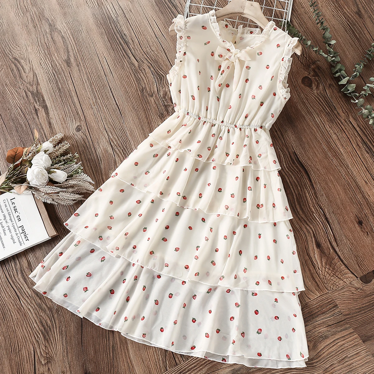 Baby Kids Dresses for Girls Clothes Teenagers Summer Chiffon Sleeveless Strawberry Print Princess Party Outfits Children Costume
Baby Kids Dresses for Girls Clothes Teenagers Summer Chiffon Sleeveless Strawberry Print Princess Party Outfits Children Costume