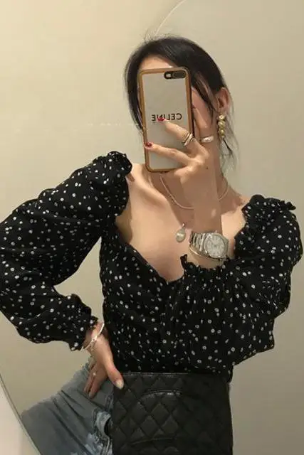 2024 Spring Autumn French Vintage Square Neck Cropped Blouse for Women Long Sleeve Floral Shirt Elegant Unique Design Chic Top
2024 Spring Autumn French Vintage Square Neck Cropped Blouse for Women Long Sleeve Floral Shirt Elegant Unique Design Chic Top
