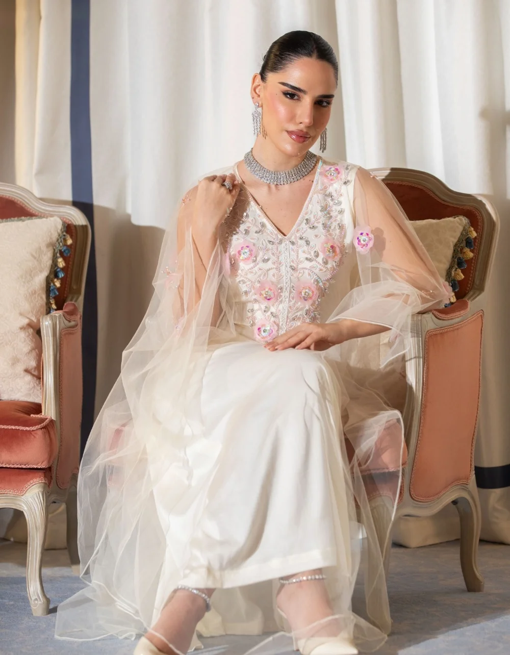 Customized Formal Charmeuse Pleat Flower Sequined A-line V-neck Midi Bespoke Occasion Evening Dresses Fashion
Customized Formal Charmeuse Pleat Flower Sequined A-line V-neck Midi Bespoke Occasion Evening Dresses Fashion