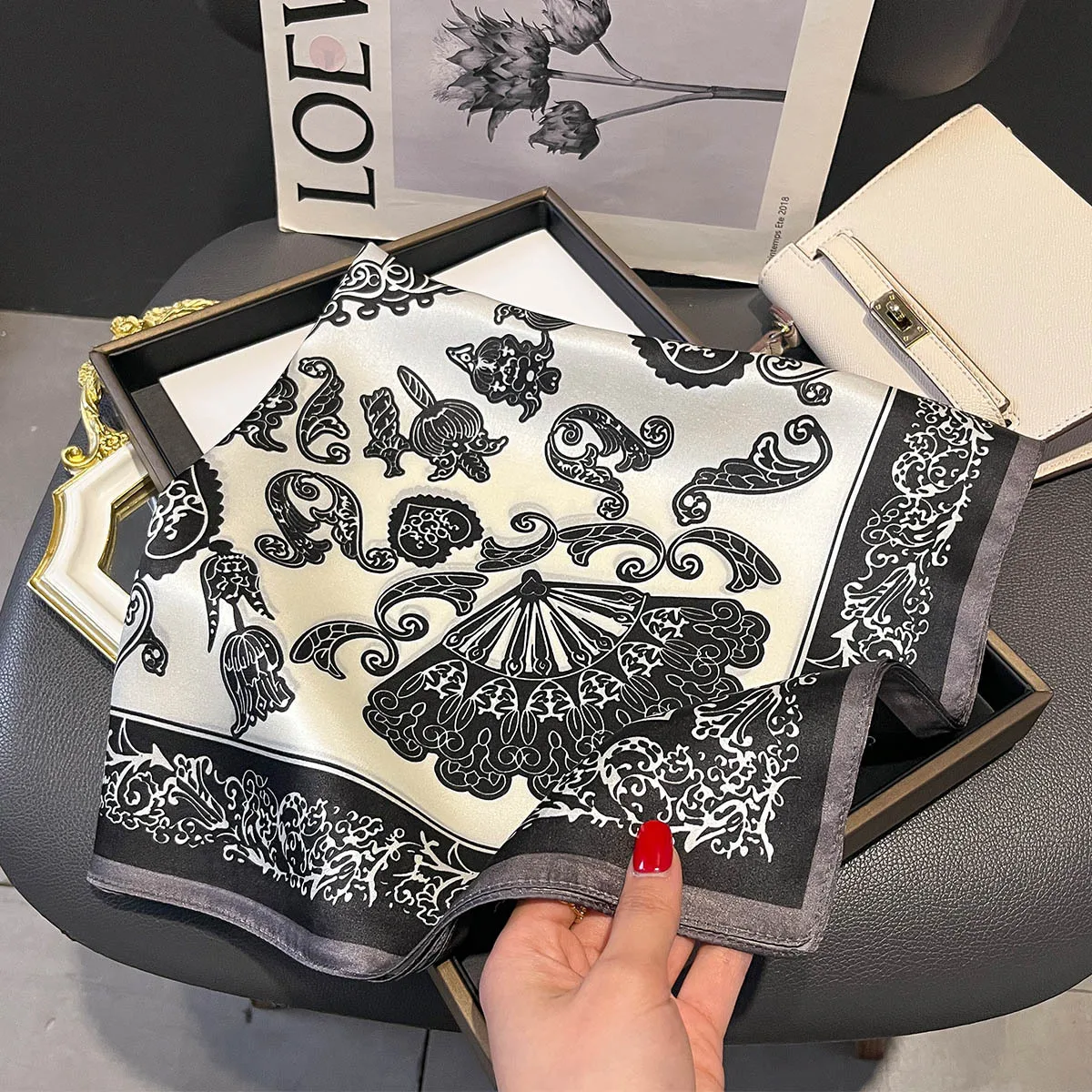100% Pure Silk Scarf Women Hairband Foulard High Quality Square Female Headkerchief Luxury Shawl Wraps Hijab Bandana Scarves
100% Pure Silk Scarf Women Hairband Foulard High Quality Square Female Headkerchief Luxury Shawl Wraps Hijab Bandana Scarves