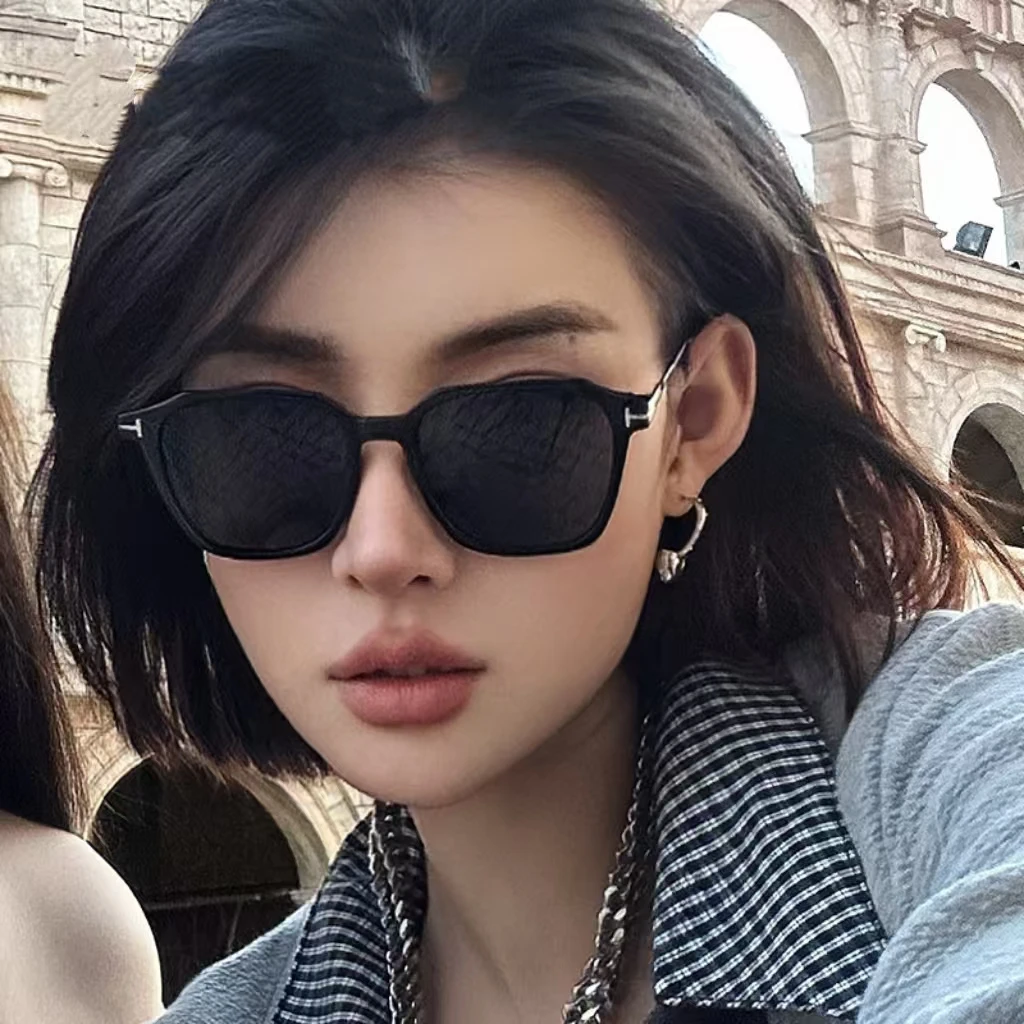 New Vintage Classic Square Sunglasses Women Trendy Brand Designer Men Sunglass Outdoor Driving Eyeglasses Female UV400
New Vintage Classic Square Sunglasses Women Trendy Brand Designer Men Sunglass Outdoor Driving Eyeglasses Female UV400