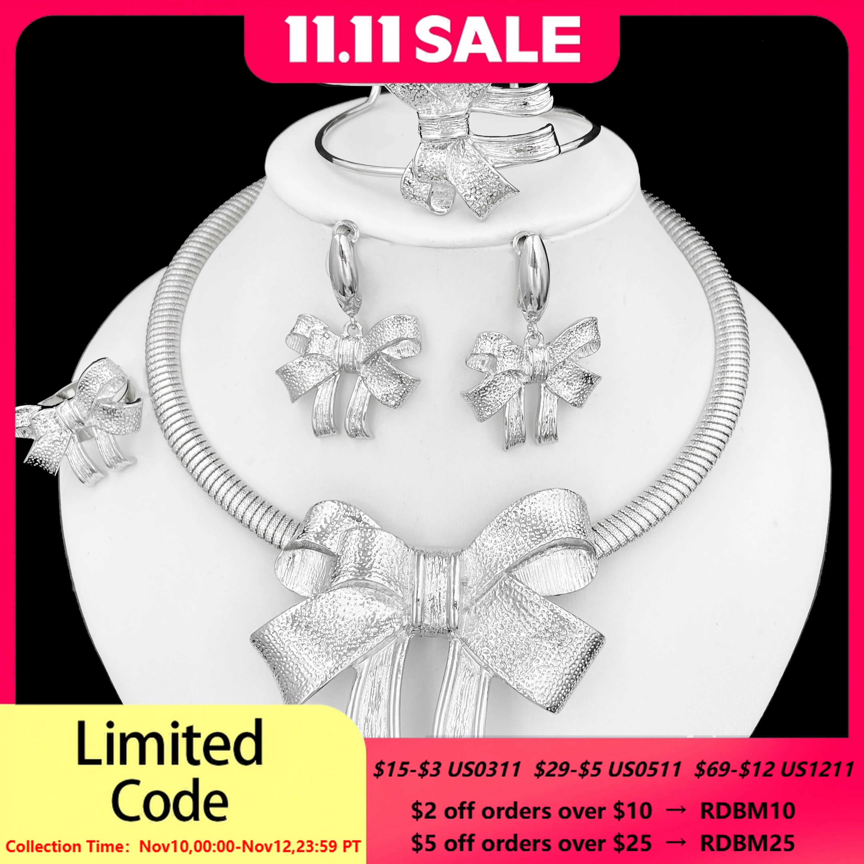 Ювелирный Комплект из колье, серёг, браслета и кольца
Ювелирный Комплект из колье, серёг, браслета и кольца