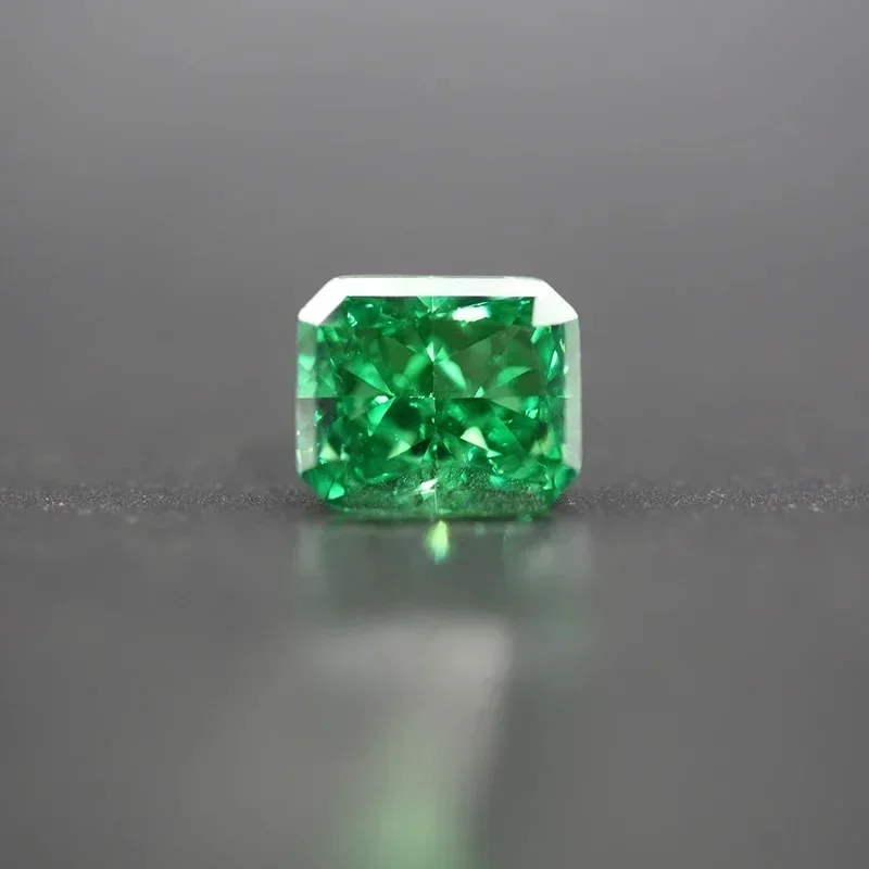 High Carbon Diamond Lab Zircon Cubic Zirconia Green Octagon Crushed Ice Cut Radiant Cut 5A+ Quality
High Carbon Diamond Lab Zircon Cubic Zirconia Green Octagon Crushed Ice Cut Radiant Cut 5A+ Quality