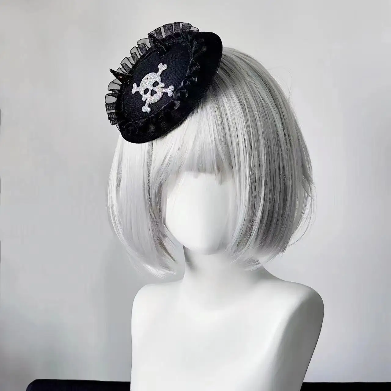 Devil Horn Skull Top Hat Y2K Dark Gothic Spice Girl Mini Hat Hair Accessory Halloween Cosplay Dress Up Accessories
Devil Horn Skull Top Hat Y2K Dark Gothic Spice Girl Mini Hat Hair Accessory Halloween Cosplay Dress Up Accessories