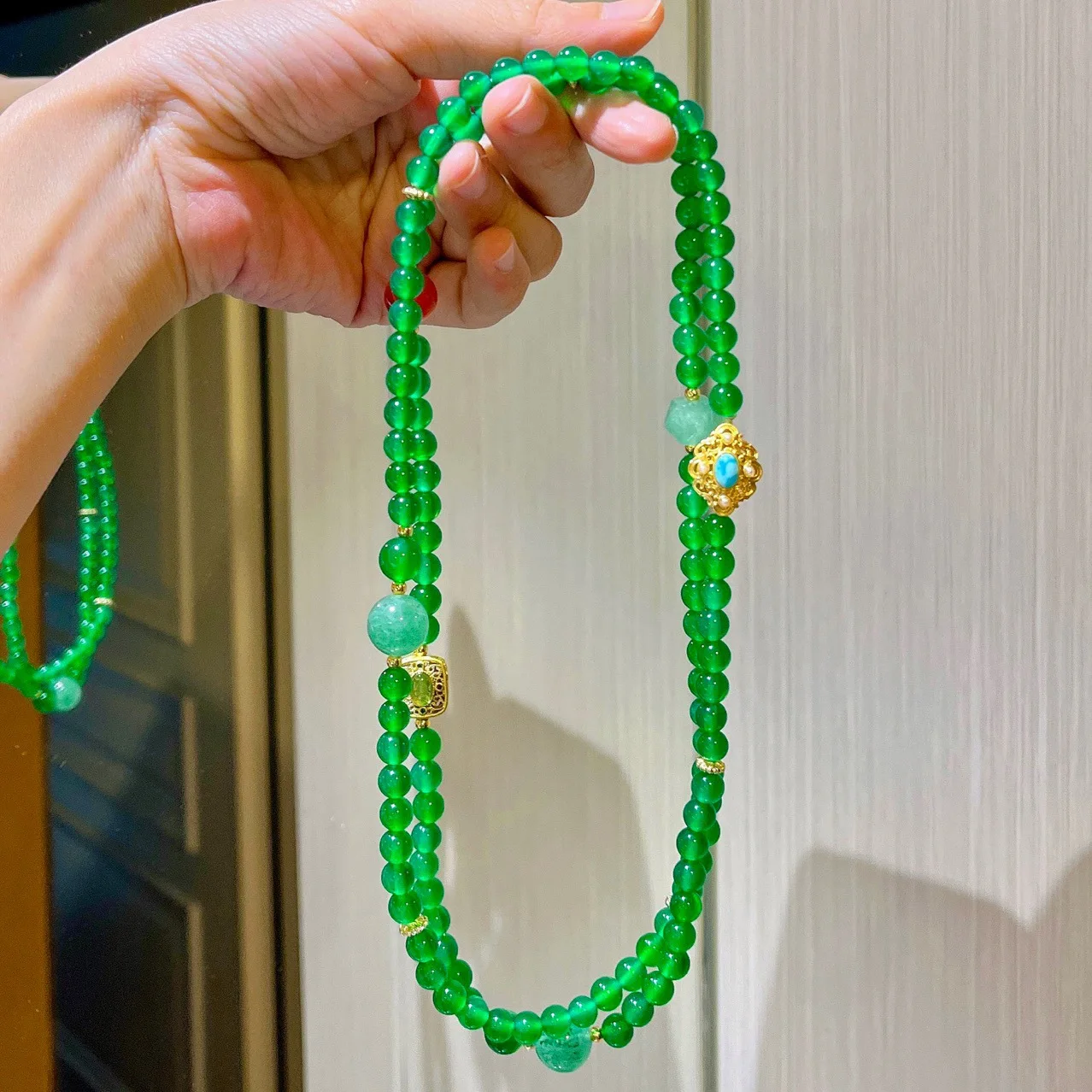 New Chinese retro premium sense natural ice transparent chalcedony chalcedony beaded necklace long sweater chain
New Chinese retro premium sense natural ice transparent chalcedony chalcedony beaded necklace long sweater chain