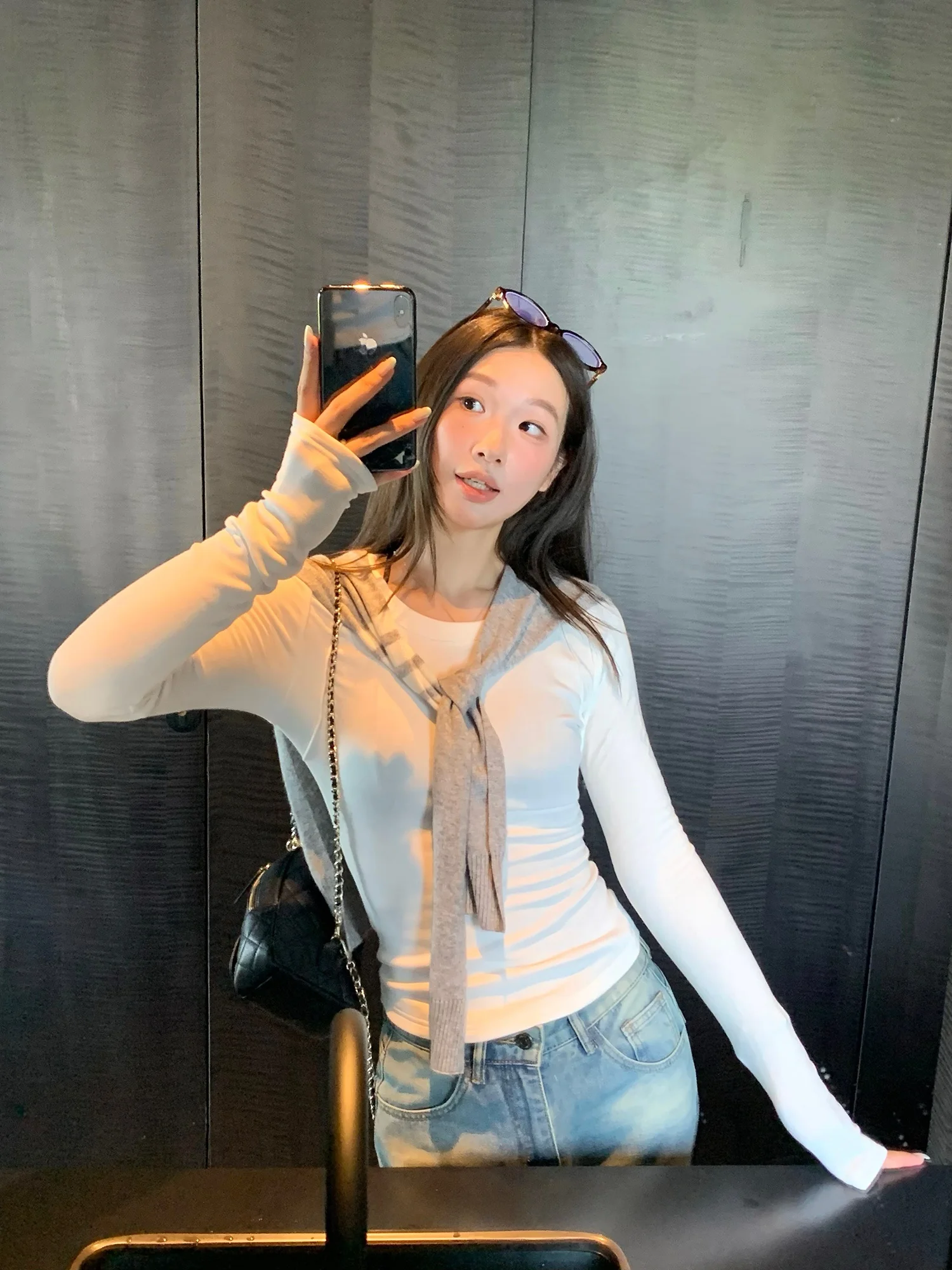 Новый женский приталенный топ Slim Fit с круглым вырезом, с узором Fibone, на зиму, белый, для повседневной носки
Новый женский приталенный топ Slim Fit с круглым вырезом, с узором Fibone, на зиму, белый, для повседневной носки