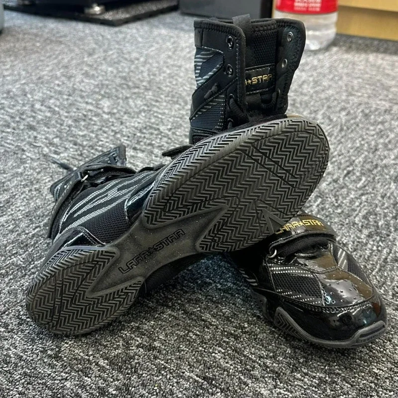 Горячая новинка 2026: Боксерские кроссовки для мужчин, черно-красные, для тренировок в зале и соревнований, спортивная обувь для единоборств
Горячая новинка 2026: Боксерские кроссовки для мужчин, черно-красные, для тренировок в зале и соревнований, спортивная обувь для единоборств