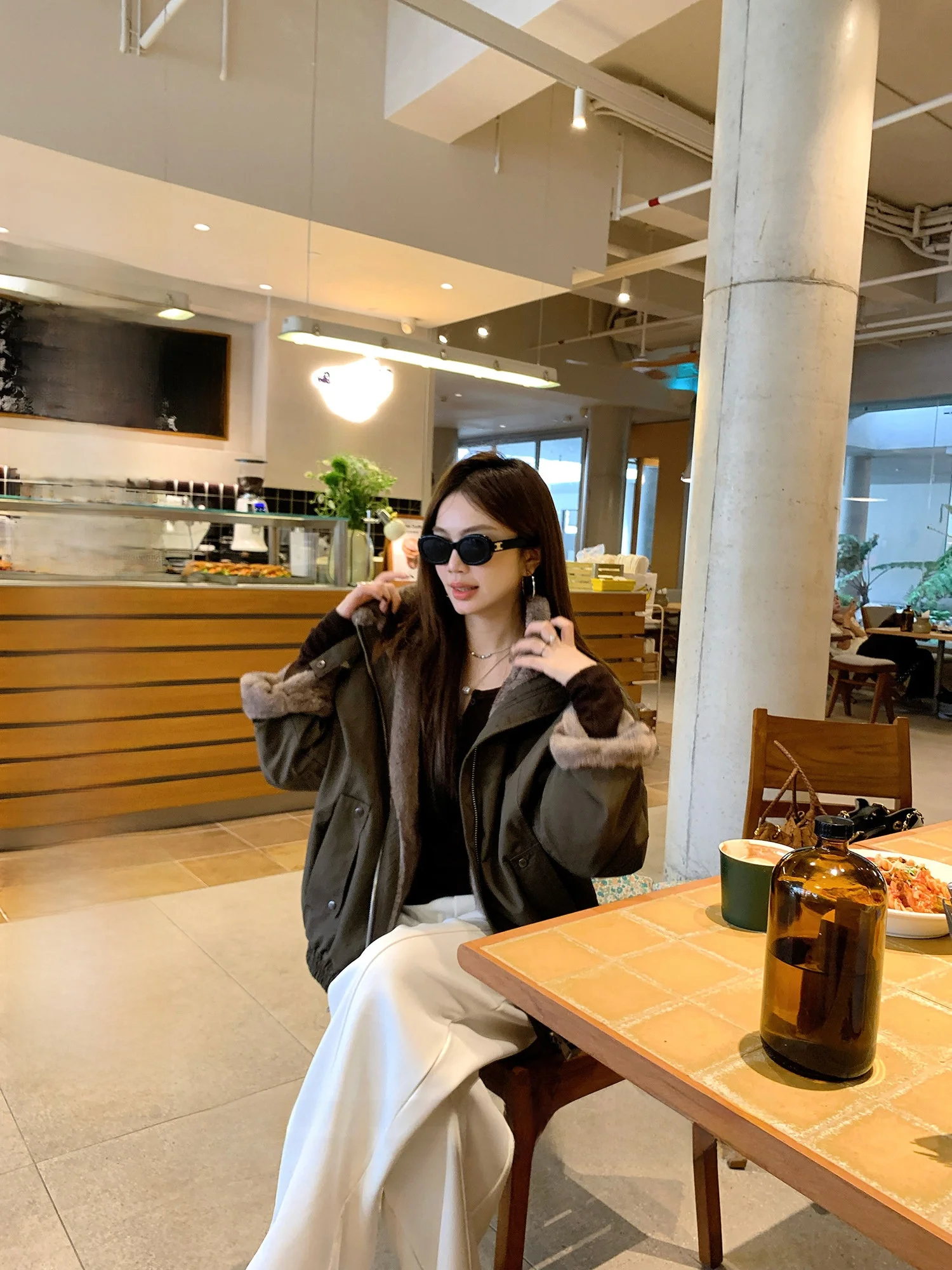 Женская двусторонняя парка с флисовой подкладкой: гарантированное тепло, на молнии, с длинными рукавами, удобная для поездок, в винтажном стиле
Женская двусторонняя парка с флисовой подкладкой: гарантированное тепло, на молнии, с длинными рукавами, удобная для поездок, в винтажном стиле