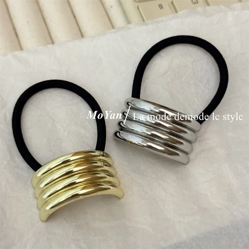 Korean version of high-end ponytail tied hair rope ball head half-curved metal hair rope 2024 new hair band tie hair rubber band
Korean version of high-end ponytail tied hair rope ball head half-curved metal hair rope 2024 new hair band tie hair rubber band