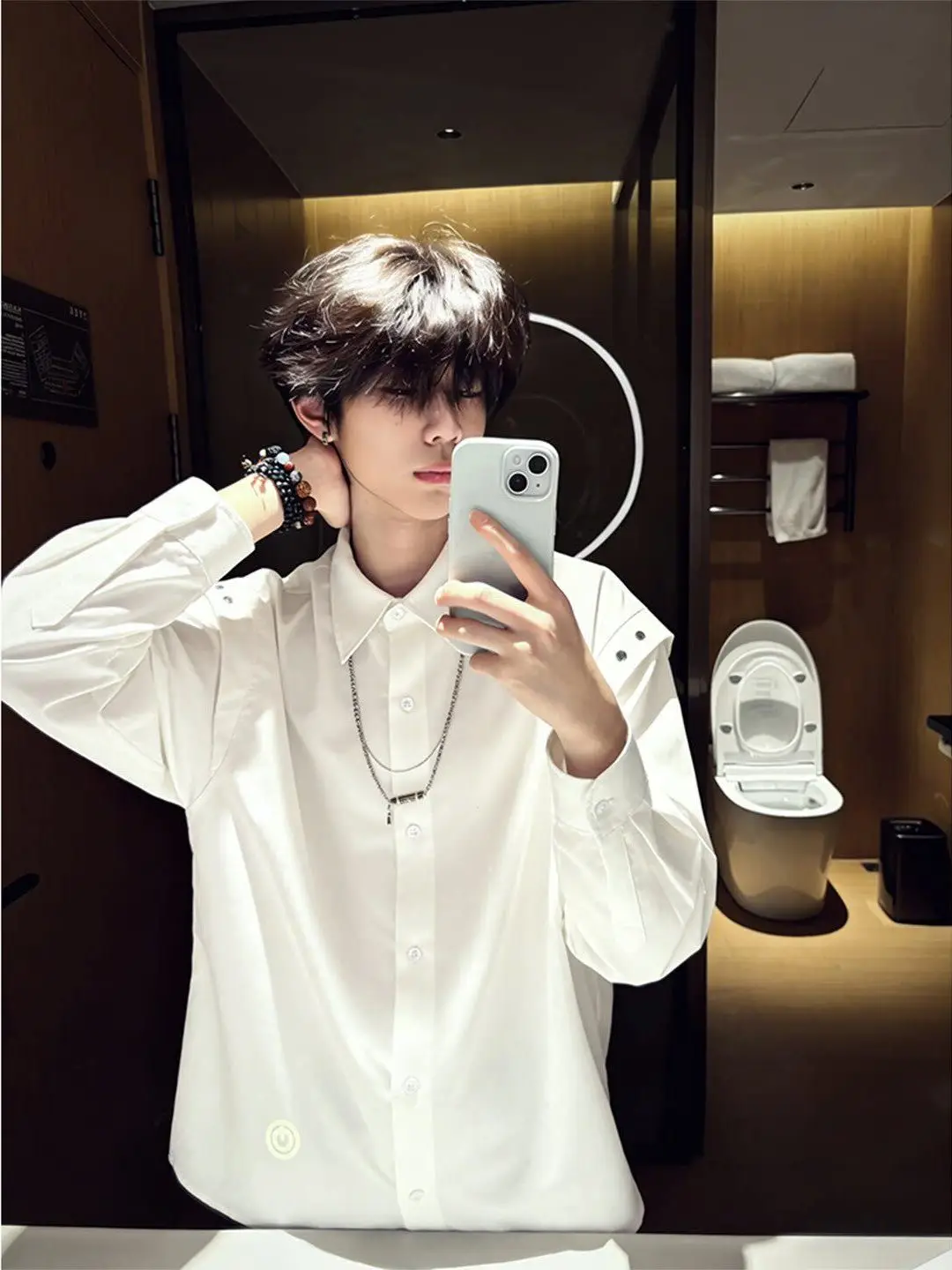 White Fake Two-Piece Long Sve irt Men's Spring American High-End Feeling Cleanfit M Model Barber Coat Loose Fit Youth...
White Fake Two-Piece Long Sve irt Men's Spring American High-End Feeling Cleanfit M Model Barber Coat Loose Fit Youth...