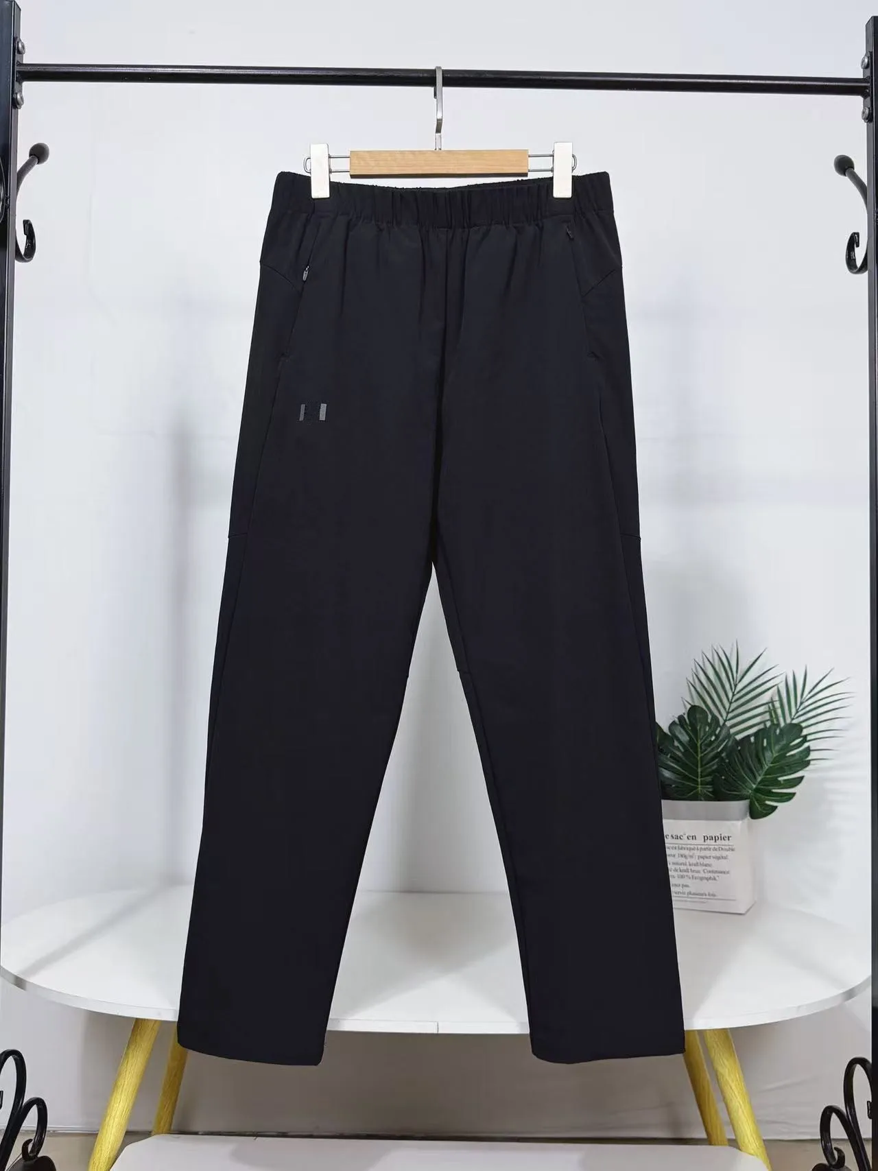 Мужские дышащие спортивные брюки для активного отдыха, прямой крой, повседневные длинные брюки, осенний сезон, модные, облегающие, стильные
Мужские дышащие спортивные брюки для активного отдыха, прямой крой, повседневные длинные брюки, осенний сезон, модные, облегающие, стильные