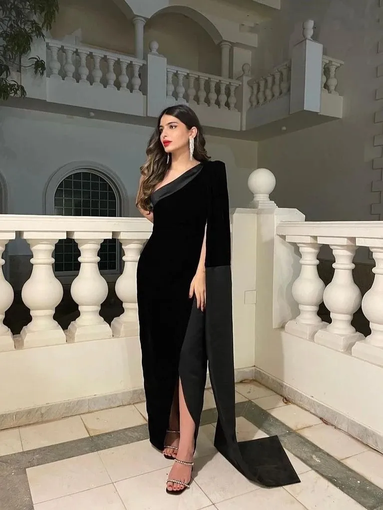 Flora Dress Vintage Black One Shoulder Mermaid Formal Occasion Prom Dress Sild Slit Dubai Evening Party Gowns Custom Made
Flora Dress Vintage Black One Shoulder Mermaid Formal Occasion Prom Dress Sild Slit Dubai Evening Party Gowns Custom Made