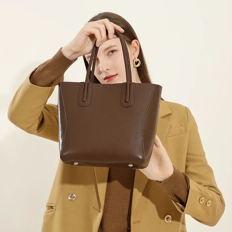 2025 Bucket Tote Crossbody Bag Women Genuine Cow Leather Shoulder Purse Waterproof Commuter Handbag
2025 Bucket Tote Crossbody Bag Women Genuine Cow Leather Shoulder Purse Waterproof Commuter Handbag