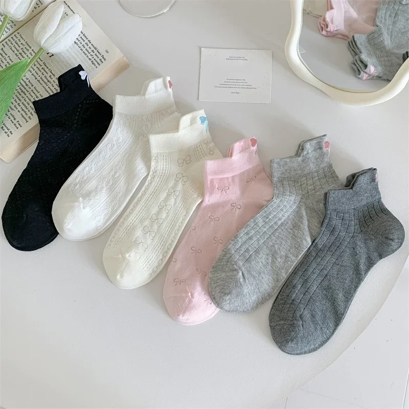 Fashion Socks For Women New Solid Color Japanese Style Simple Sweet Embroidery Socks Girls Thin Short Mesh Socks Invisible Daily
Fashion Socks For Women New Solid Color Japanese Style Simple Sweet Embroidery Socks Girls Thin Short Mesh Socks Invisible Daily