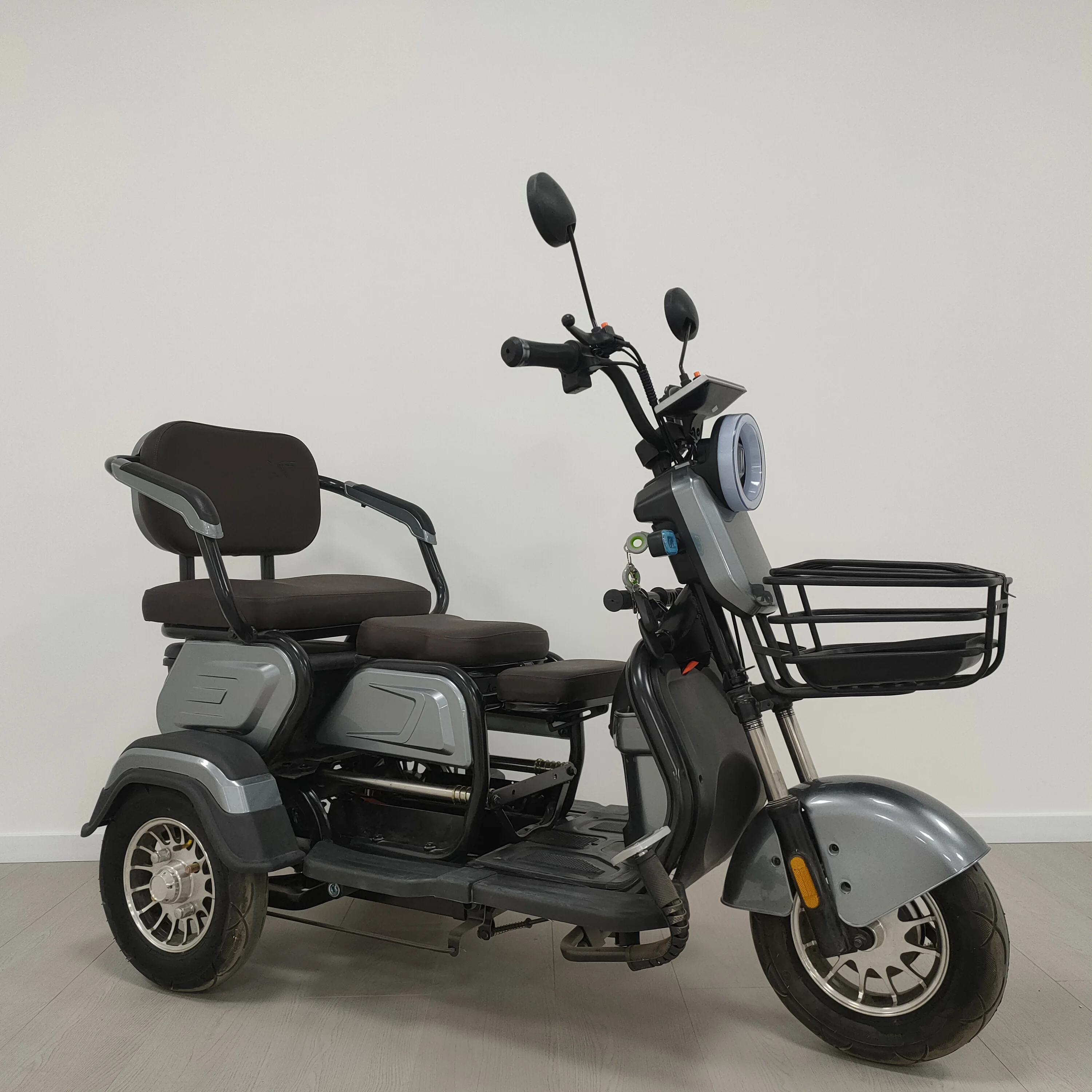 Tricycle Motorized Electric Bicycle Three Wheel Electric Scooters Bike Electric Tricycle for Adults
Tricycle Motorized Electric Bicycle Three Wheel Electric Scooters Bike Electric Tricycle for Adults