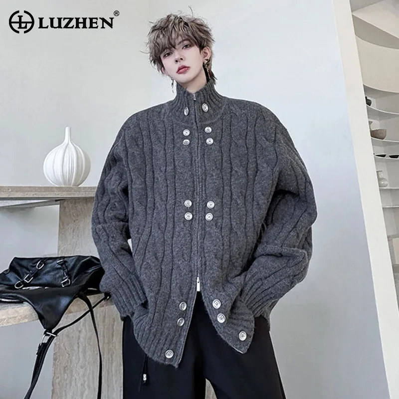 LUZHEN оригинальный вязаный кардиган на пуговицах с двойной молнией, дизайн, мужской вязаный кардиган, новинка 2025 года, высококачественный свитер с воротником-стойкой JY4422
LUZHEN оригинальный вязаный кардиган на пуговицах с двойной молнией, дизайн, мужской вязаный кардиган, новинка 2025 года, высококачественный свитер с воротником-стойкой JY4422