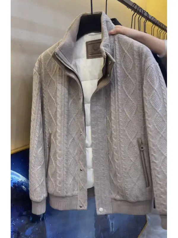 Высококачественная мужская вязаная хлопковая куртка с воротником-стойкой, теплая, деловая, повседневная верхняя одежда из полиэстера
Высококачественная мужская вязаная хлопковая куртка с воротником-стойкой, теплая, деловая, повседневная верхняя одежда из полиэстера
