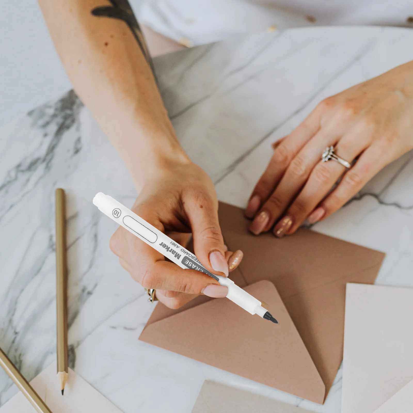 12Pcs White Board Marker Pen Smooth Writing Set for Classroom Office School Supply Dry Erase Marker Thin Mark Pen
12Pcs White Board Marker Pen Smooth Writing Set for Classroom Office School Supply Dry Erase Marker Thin Mark Pen