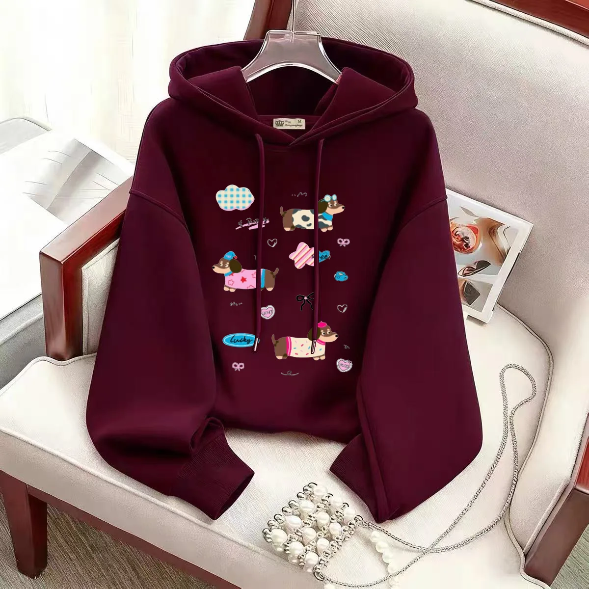Модная утепленная толстовка с капюшоном, женская зимняя куртка красного цвета, новинка 2026 года, трендовая верхняя одежда в стиле зодиакальных животных
Модная утепленная толстовка с капюшоном, женская зимняя куртка красного цвета, новинка 2026 года, трендовая верхняя одежда в стиле зодиакальных животных