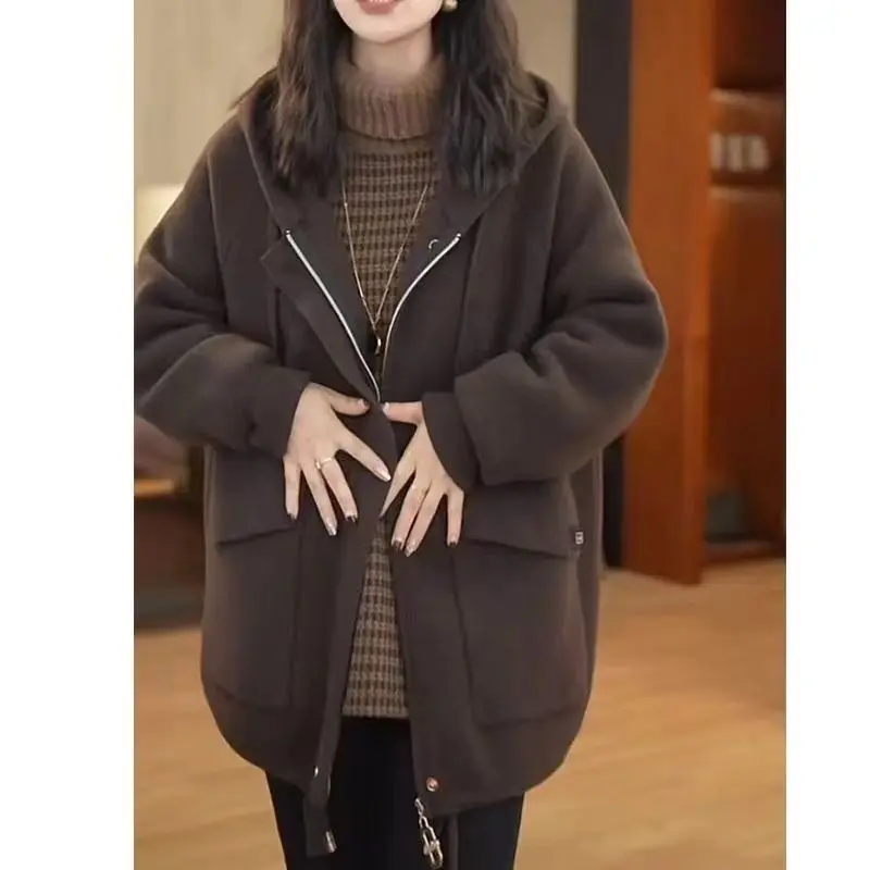 Модное пальто с капюшоном, свободные пальто средней длины, женская осенне-зимняя верхняя одежда, бархатный стеганый кардиган, куртка, свитер, женский
Модное пальто с капюшоном, свободные пальто средней длины, женская осенне-зимняя верхняя одежда, бархатный стеганый кардиган, куртка, свитер, женский