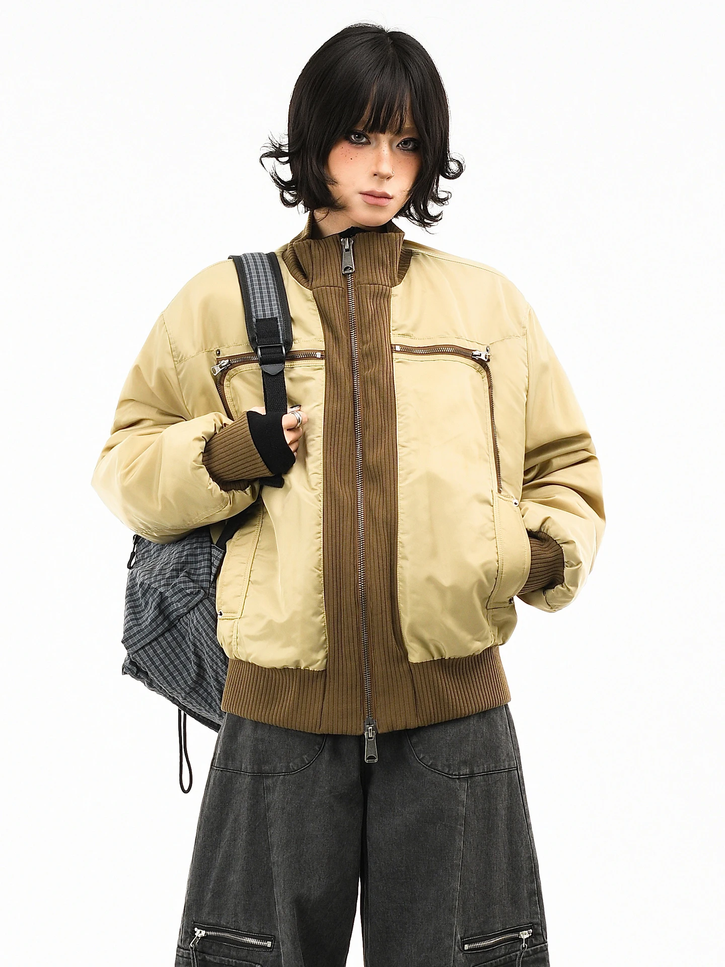 Оригинальная американская куртка-бомбер OV с молнией и вставками, утепленная зимняя верхняя одежда для мужчин и женщин, уличный стиль
Оригинальная американская куртка-бомбер OV с молнией и вставками, утепленная зимняя верхняя одежда для мужчин и женщин, уличный стиль