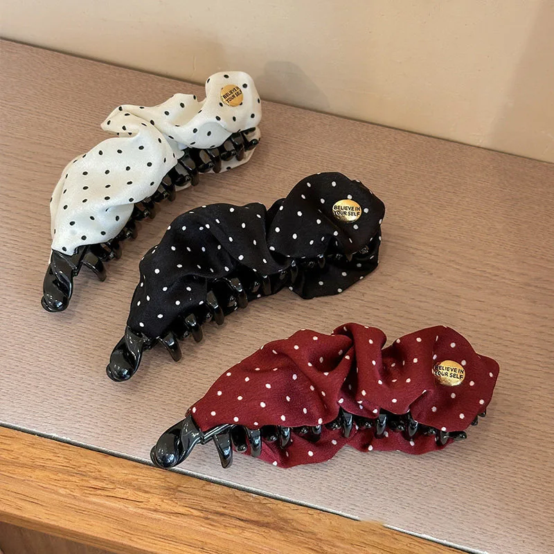 Luxury Polka Dot Gold Label Hair Clip Trendy Women Banana Vertical Hairpin Elegant Back Head Barrette Fashion Accessories Gift
Luxury Polka Dot Gold Label Hair Clip Trendy Women Banana Vertical Hairpin Elegant Back Head Barrette Fashion Accessories Gift