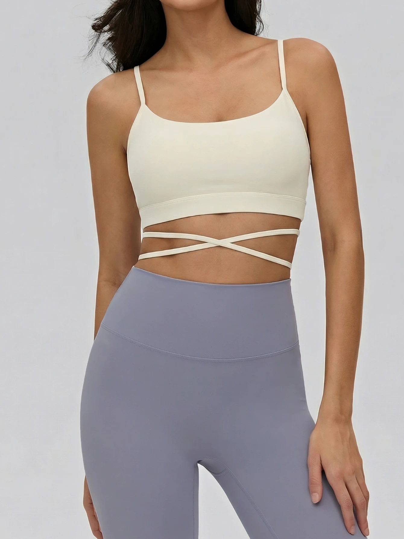 Women's seamless sports bra, cropped style for yoga & fitness. Double crisscross straps at the back, comfortable and supportive.
Women's seamless sports bra, cropped style for yoga & fitness. Double crisscross straps at the back, comfortable and supportive.