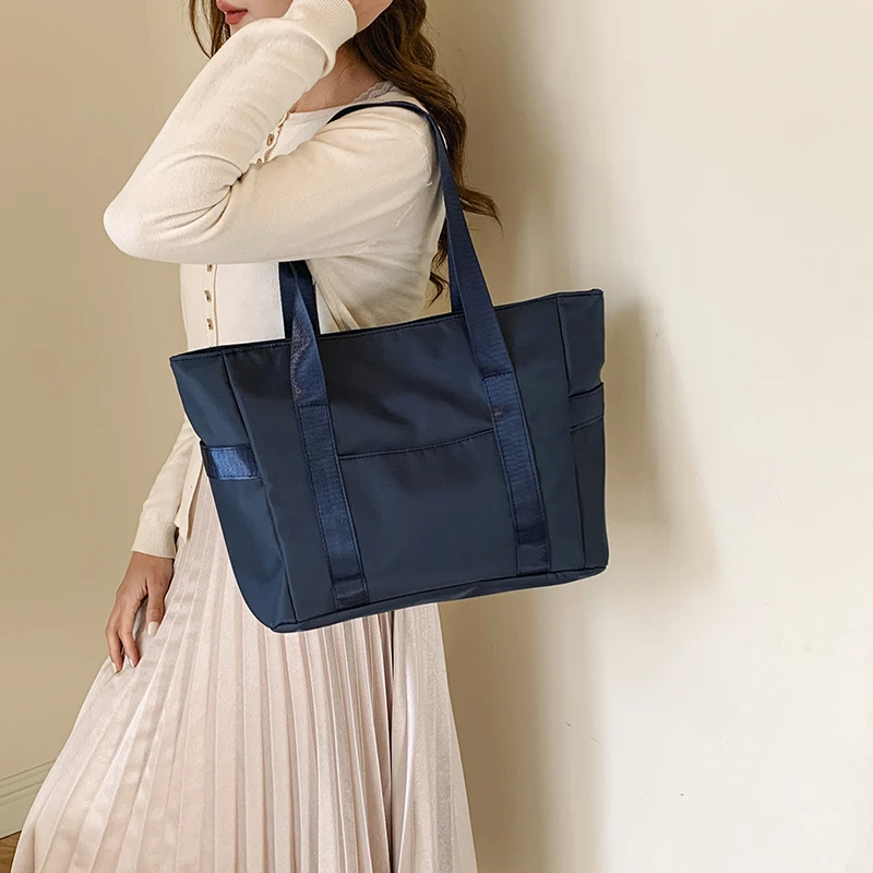 Minimalist Luxury Diaper Bag For Women Designer Crossbody Handbag High-End Elegant Leather Tote Vintage Large Capacity Bag
Minimalist Luxury Diaper Bag For Women Designer Crossbody Handbag High-End Elegant Leather Tote Vintage Large Capacity Bag