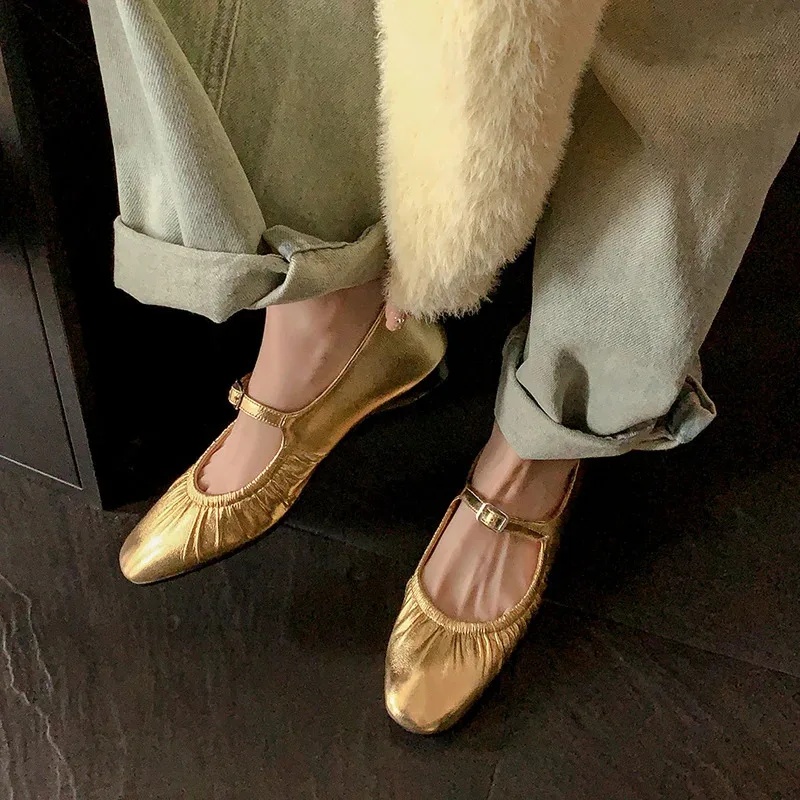 Women’s Genuine Leather Mary Janes Gold Comfortable Elegant Luxury Sandals High Quality Square Toe Flats Woman Summer Shoes
Women’s Genuine Leather Mary Janes Gold Comfortable Elegant Luxury Sandals High Quality Square Toe Flats Woman Summer Shoes