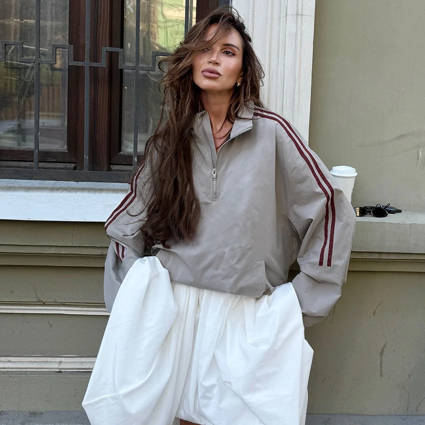 Linad Street Chic Gray Zipper Jackets For Woman Elegant Stand Collar Coats 2025 Autumn Casual Long Sleeve Outerwear Red Stripe 
Linad Street Chic Gray Zipper Jackets For Woman Elegant Stand Collar Coats 2025 Autumn Casual Long Sleeve Outerwear Red Stripe