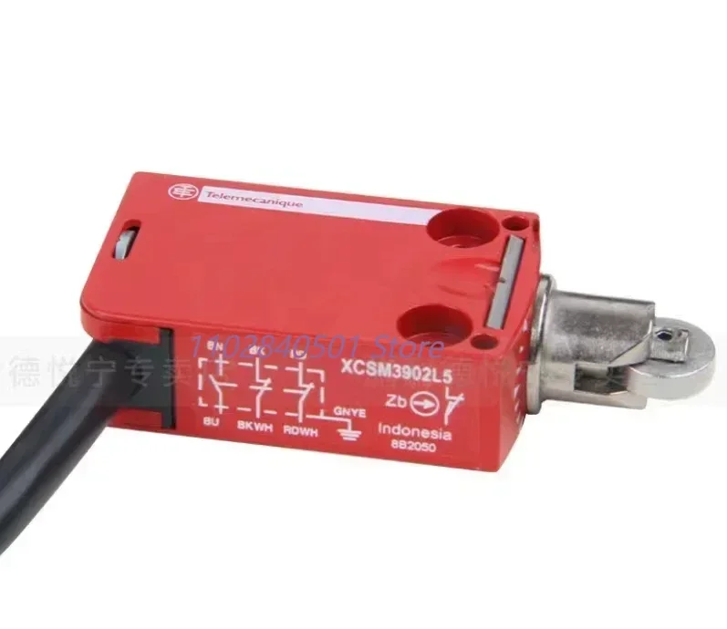 Original XCSM3902L5 safety door switch metal roller travel limit switch waterproof and oil proof with 5-meter cable XCSM3902L1
Original XCSM3902L5 safety door switch metal roller travel limit switch waterproof and oil proof with 5-meter cable XCSM3902L1