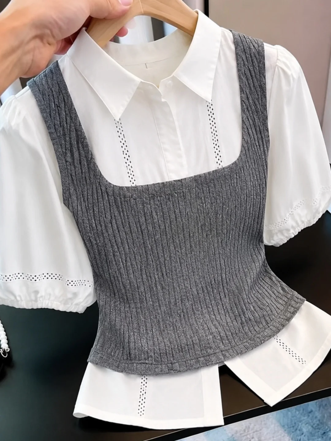 Fashionable Color Block Ice Silk Knitted Top Short Sleeve Women's Summer Design Korean Style Straight Cut Collar Shirt
Fashionable Color Block Ice Silk Knitted Top Short Sleeve Women's Summer Design Korean Style Straight Cut Collar Shirt