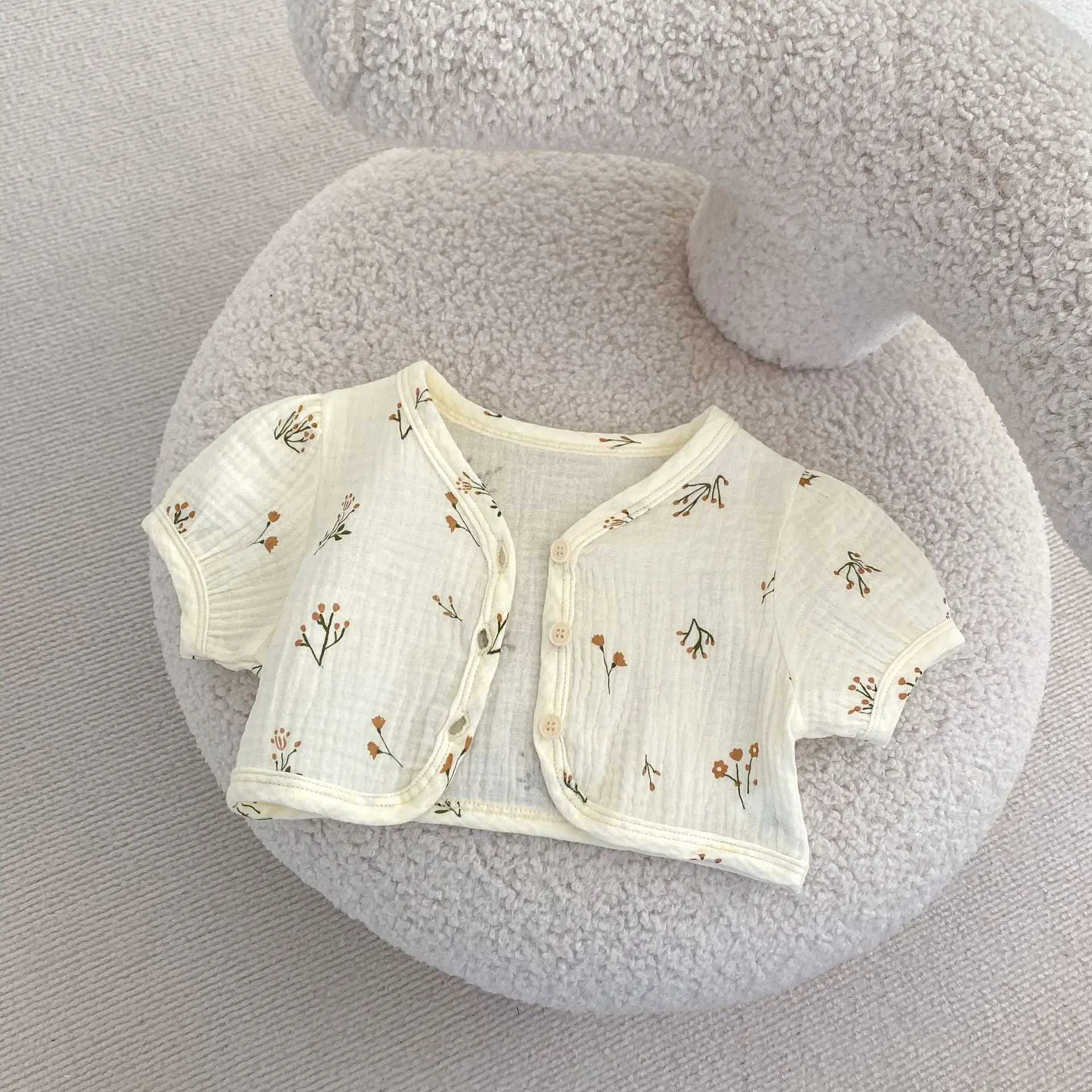 Новая летняя одежда для малышей 0-3 лет, топ с короткими рукавами и цветочным принтом для маленьких девочек, модный кардиган
Новая летняя одежда для малышей 0-3 лет, топ с короткими рукавами и цветочным принтом для маленьких девочек, модный кардиган