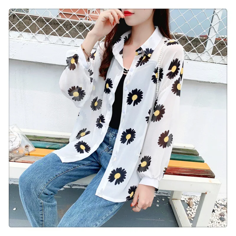 Summer New Chiffon Fabric Fashion Daisy Printing Sunscreen Cardigan Half Open Collar Summer Thin Models Versatile Tops
Summer New Chiffon Fabric Fashion Daisy Printing Sunscreen Cardigan Half Open Collar Summer Thin Models Versatile Tops