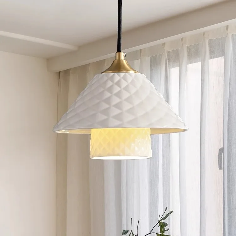 Modern simple all-copper living room chandelier French cream wind dining room light luxury American atmospheric bedroom l 
Modern simple all-copper living room chandelier French cream wind dining room light luxury American atmospheric bedroom l