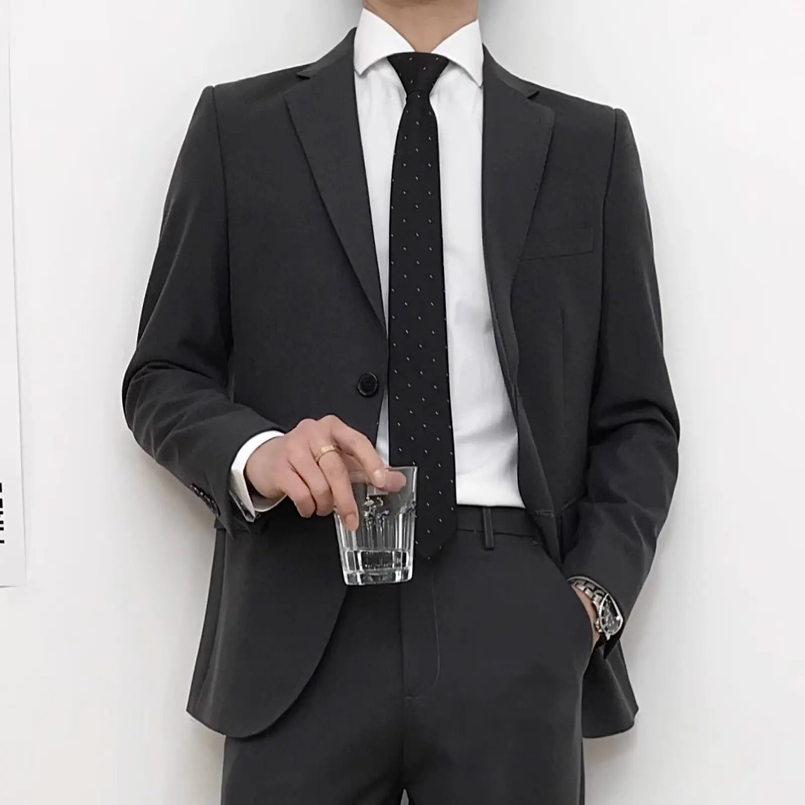 Suits Men Fashionable Formal Tailored Solid-color Dance Singer Host Casual Wedding Banquet Dress Male Celebrity Performance Suit
Suits Men Fashionable Formal Tailored Solid-color Dance Singer Host Casual Wedding Banquet Dress Male Celebrity Performance Suit